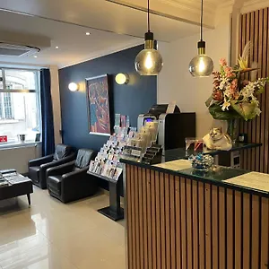 Hotel Mary's République