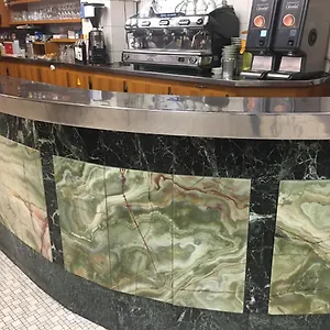 Hotel A La Pinte Du Nord